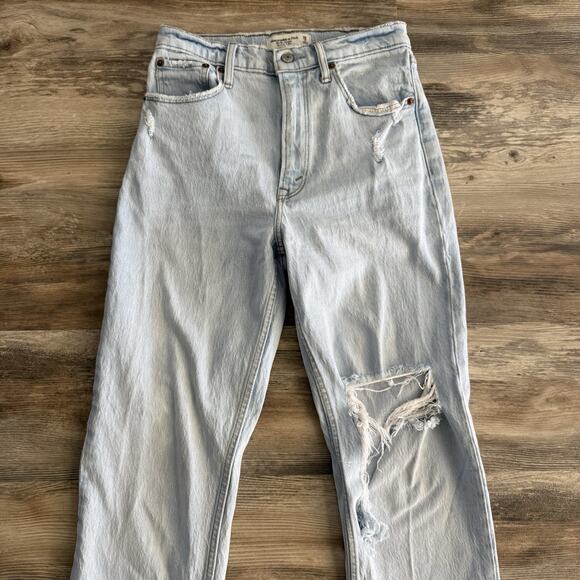 Abercrombie & Fitch ‘90s Straight Ultra High Rise Distressed Jeans Size 26 / 2R - Picture 2 of 6